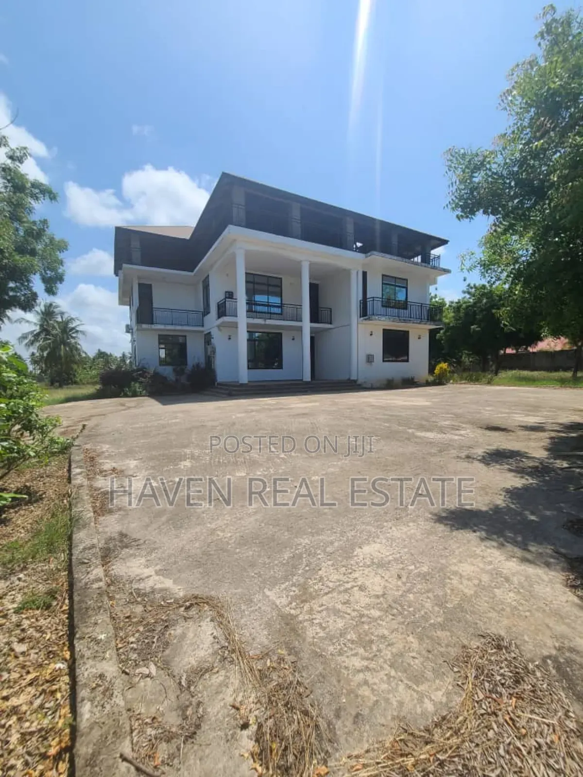 5bdrm House in Kigamboni for sale