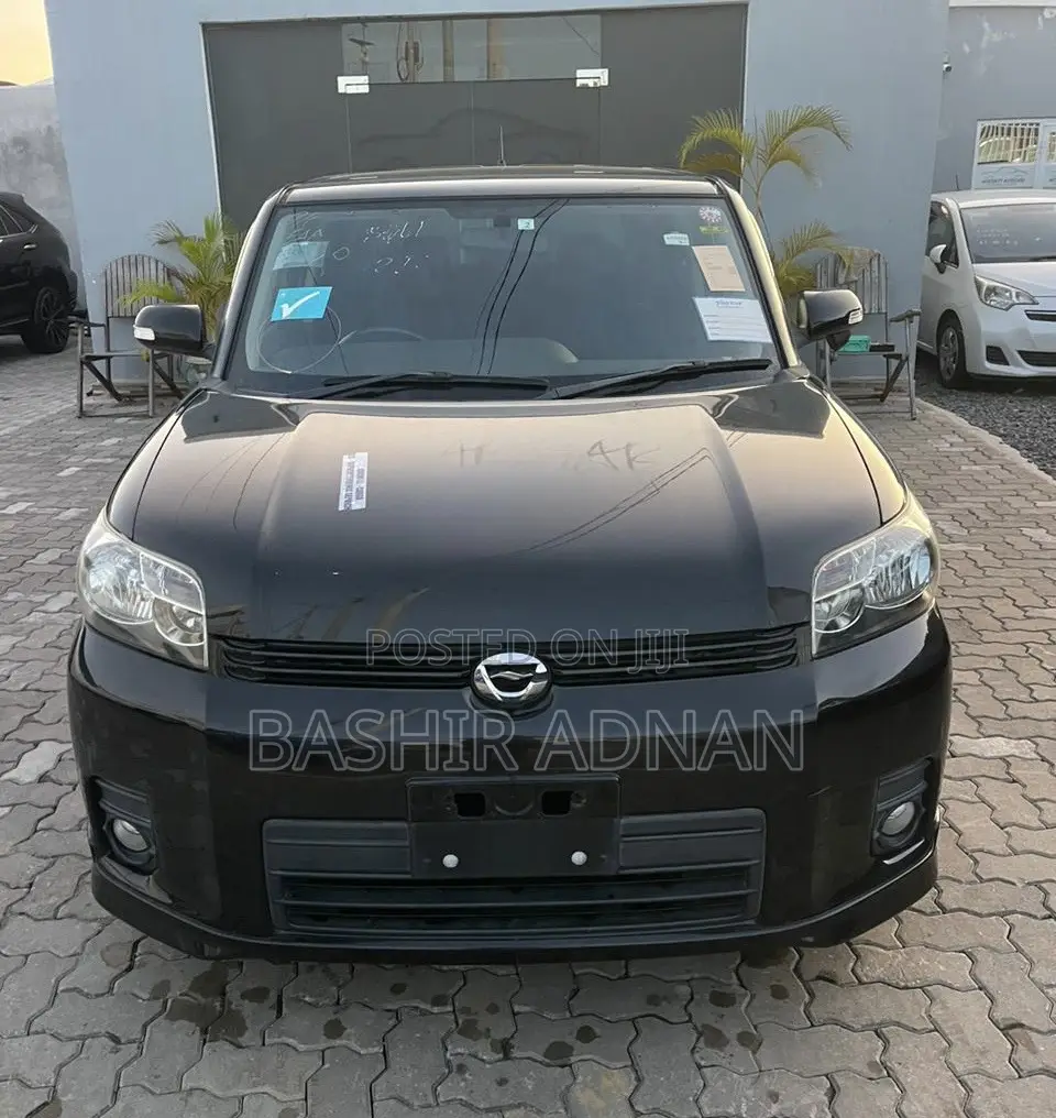 Toyota Corolla Rumion Hatchback 1.5 FWD 2009 Black