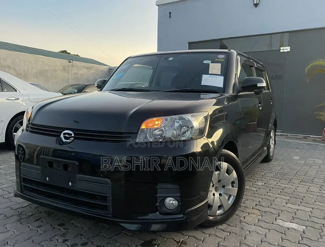 Toyota Corolla Rumion Hatchback 1.5 FWD 2009 Black