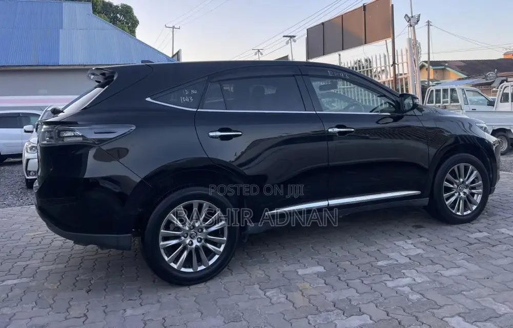 Toyota Harrier 2.0 2014 Black
