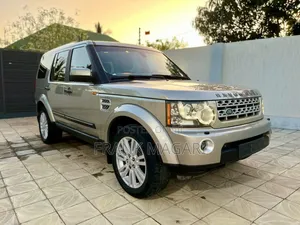 Land Rover Discovery 2011 Gold