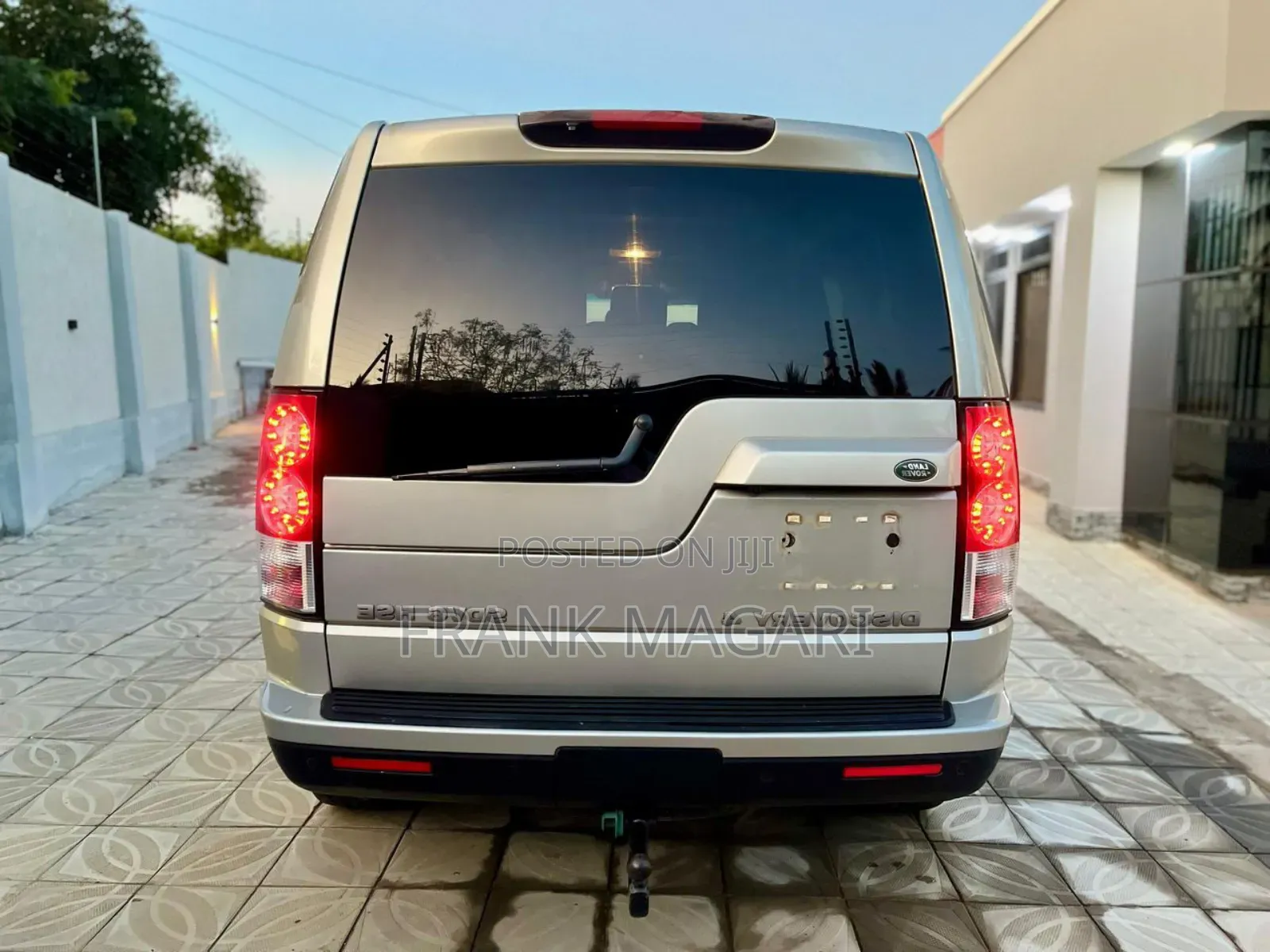 Land Rover Discovery 2011 Gold