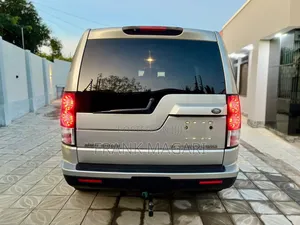Land Rover Discovery 2011 Gold