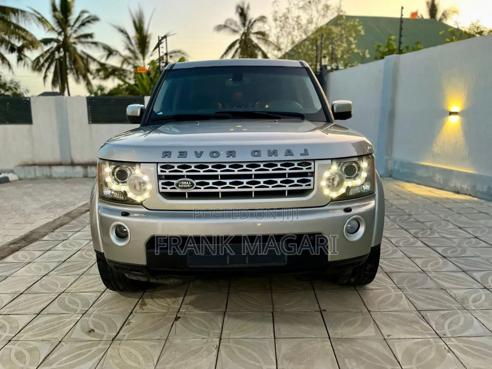 Land Rover Discovery 2011 Gold