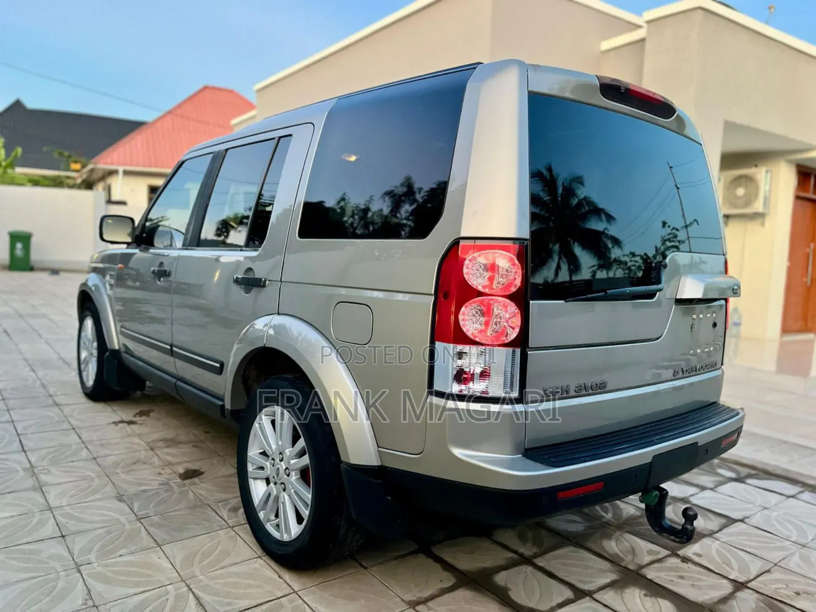 Land Rover Discovery 2011 Gold