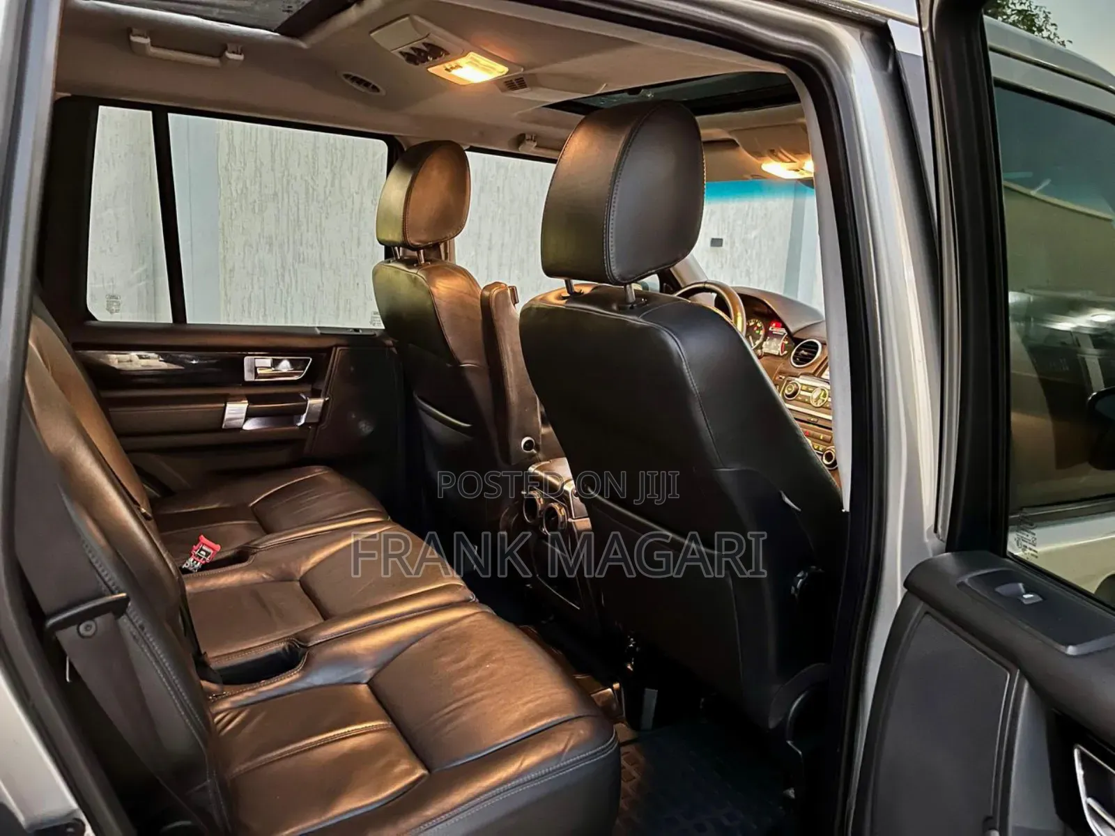 Land Rover Discovery 2011 Gold