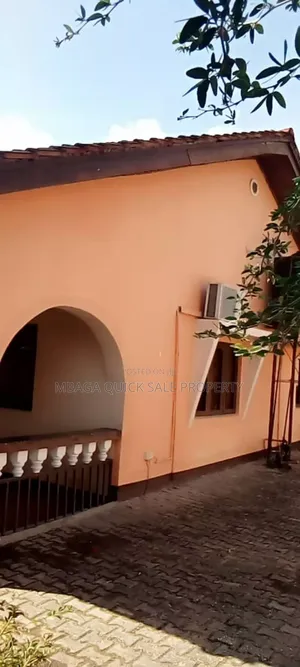 3bdrm House in Mikocheni Rose for rent