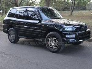 Photo - Toyota RAV4 1999 Black