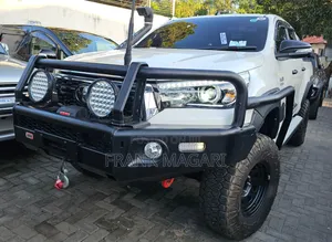 Toyota Hilux 2018 White