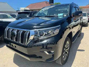 Toyota Land Cruiser Prado 2023 Black