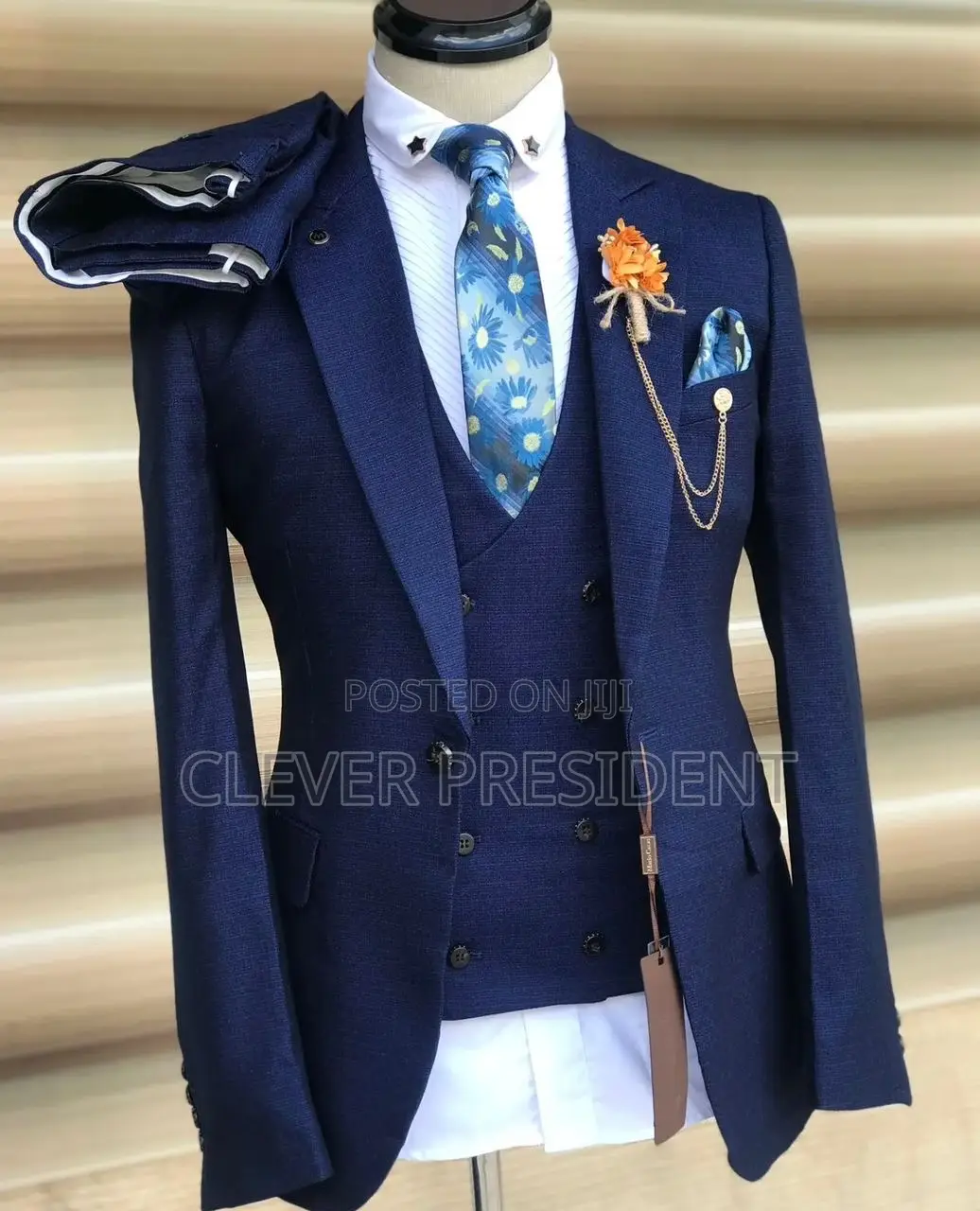 Man Suits Piga Sim Au Whatsapp