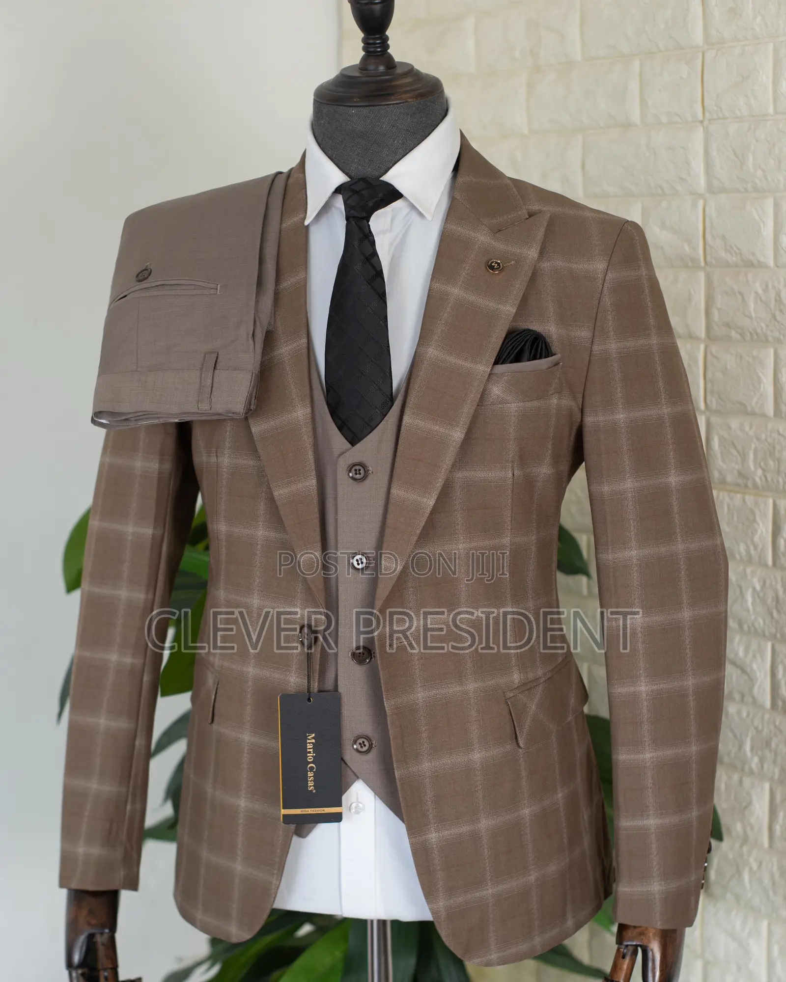 Man Suits Piga Sim Au Whatsapp