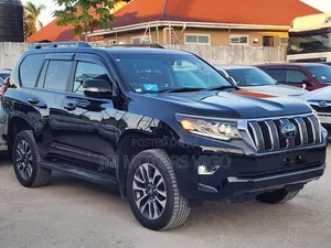 Toyota Land Cruiser Prado 2023 Black