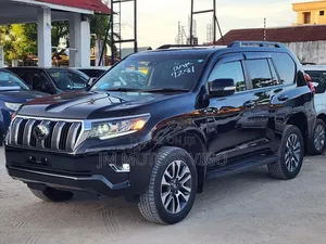 Toyota Land Cruiser Prado 2023 Black