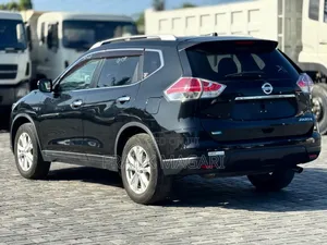 Nissan X-Trail 2.0 Petrol FWD 2014 Black