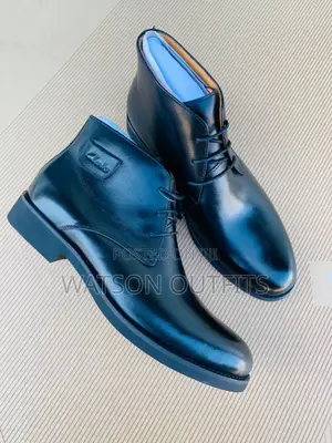 Clarks Boots/Higher Neck Shoes/Travota