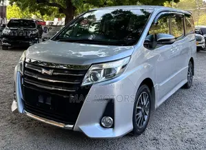 Toyota Noah 2014 Silver