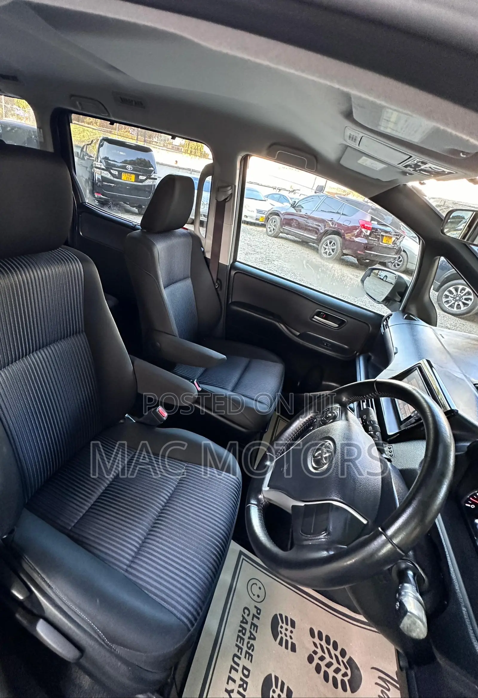Toyota Noah 2014 Silver