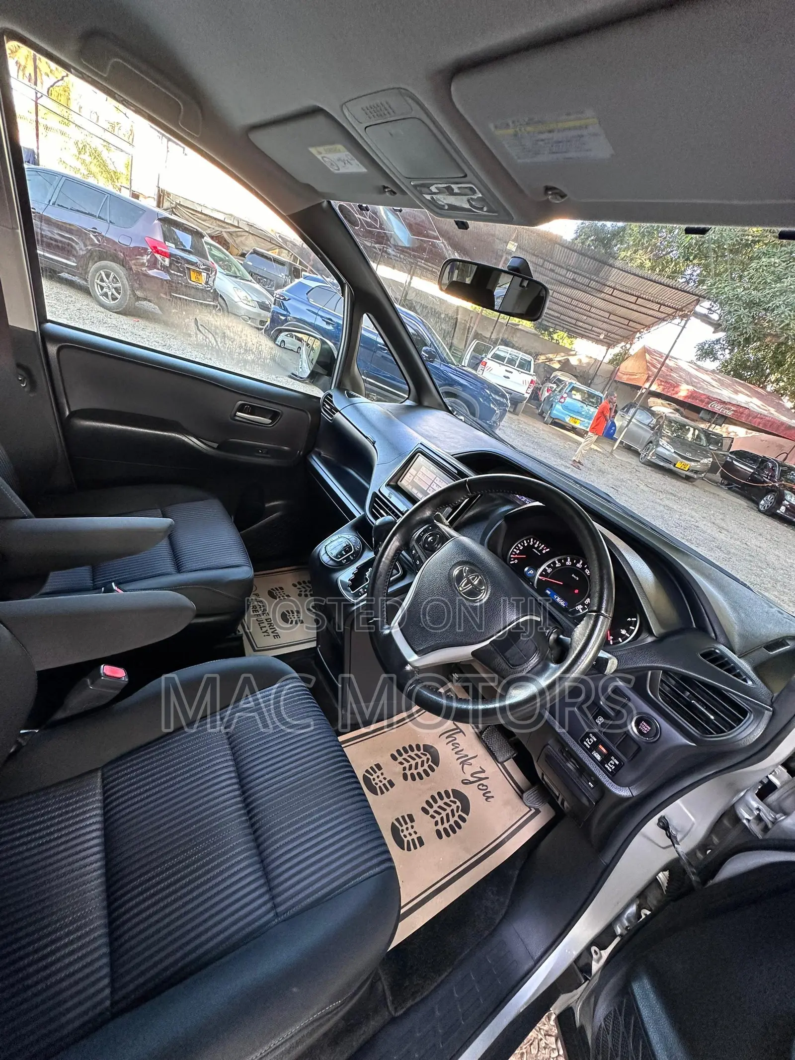 Toyota Noah 2014 Silver