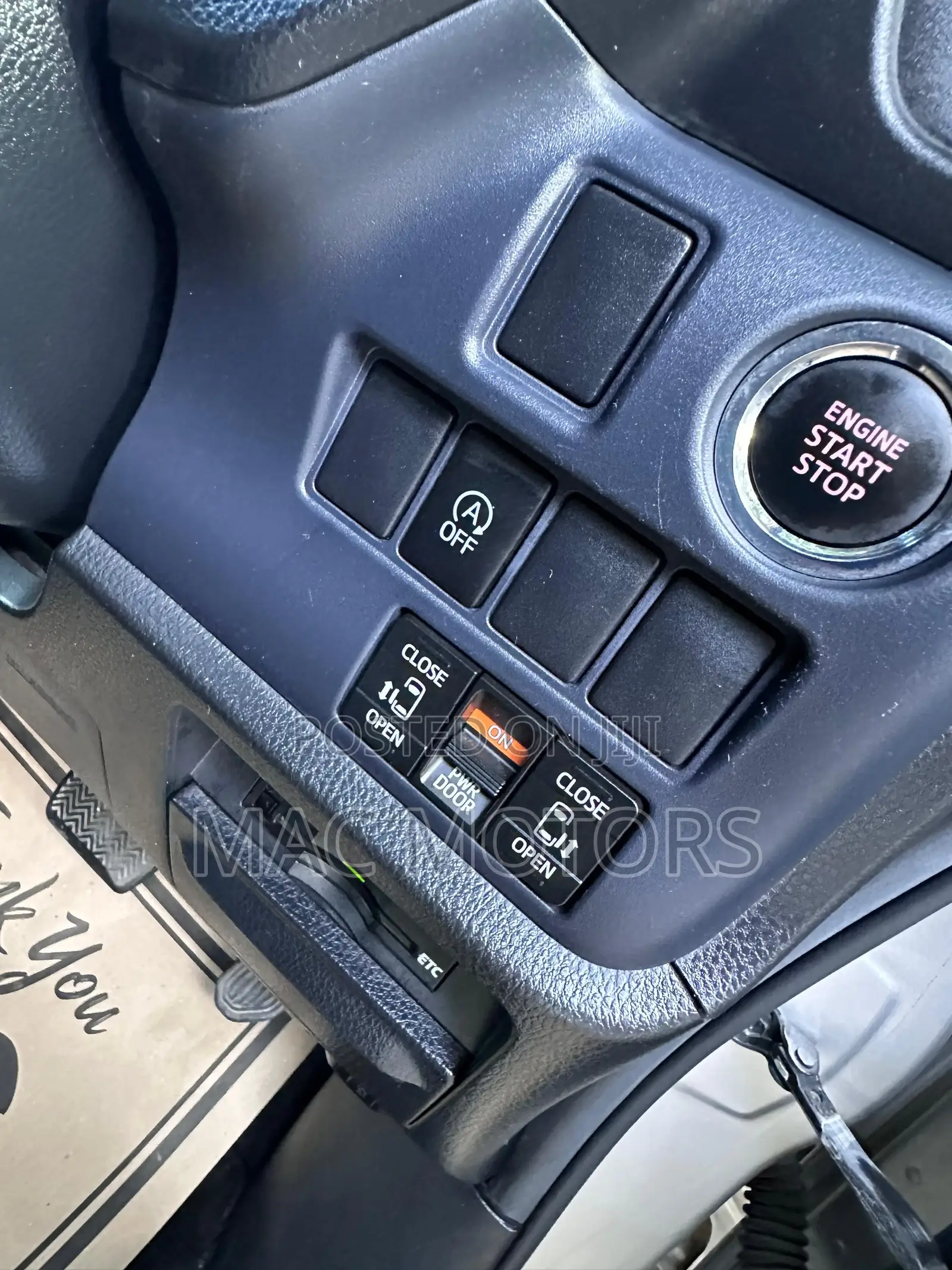 Toyota Noah 2014 Silver