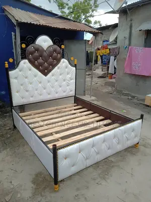 Sofa Bed 5/6 Ya Chuma Used Kama Mpyaa 280
