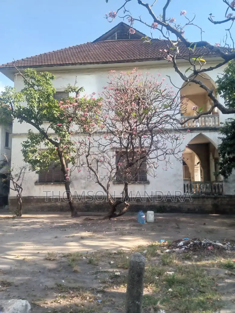 10bdrm Mansion in Kisutu for sale