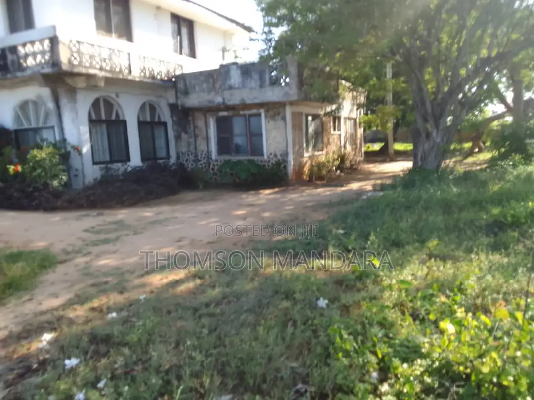 4bdrm Bungalow in Ras Kilomoni, Kunduchi for sale