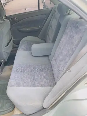 Toyota Carina 2000 Silver