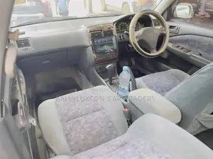 Toyota Carina 2000 Silver