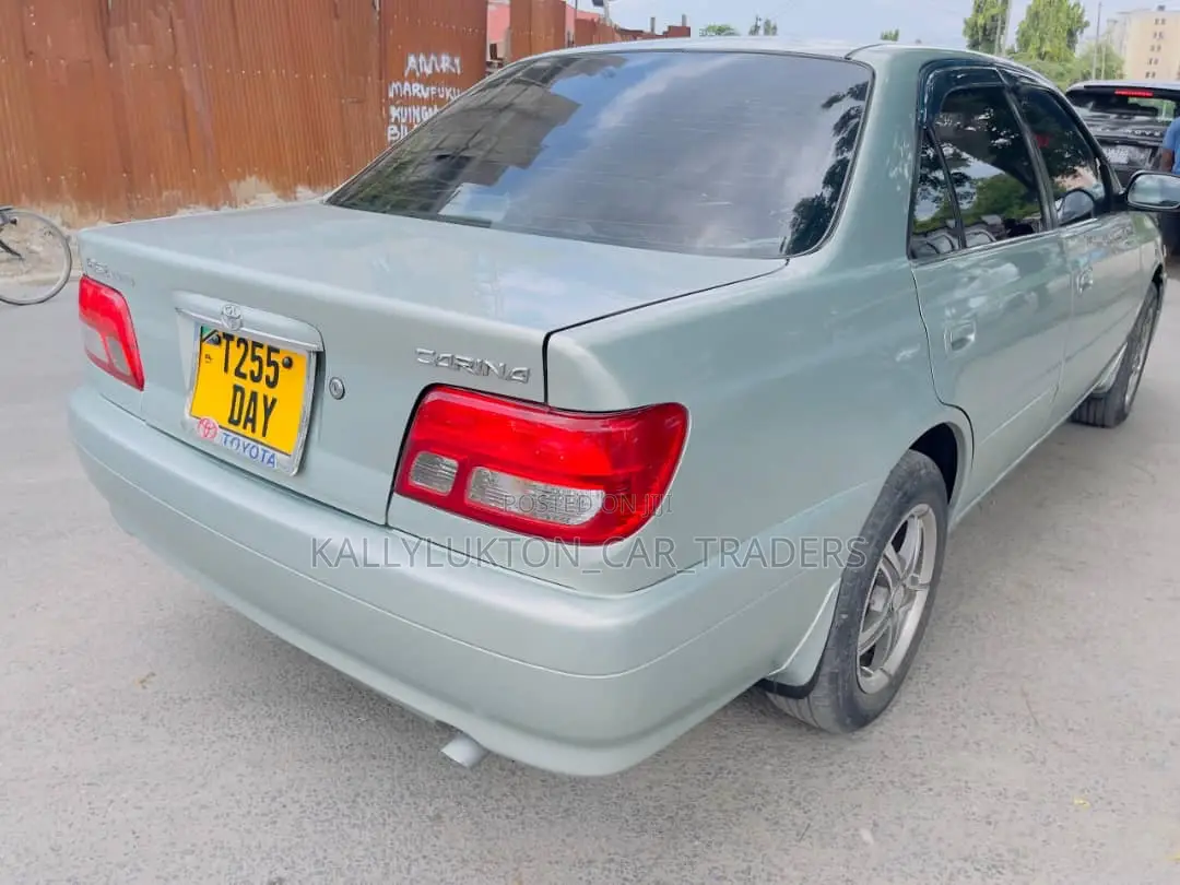 Toyota Carina 2000 Silver
