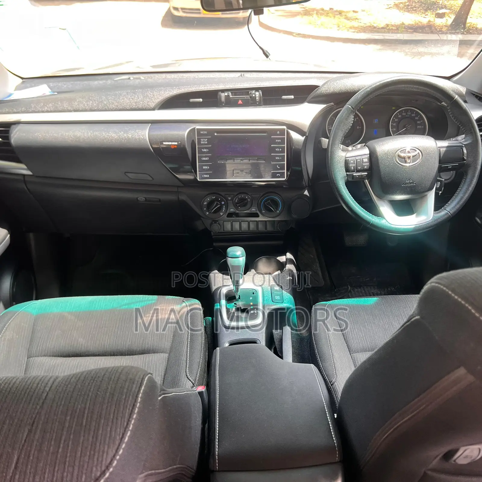 Toyota Hilux 2018 Silver