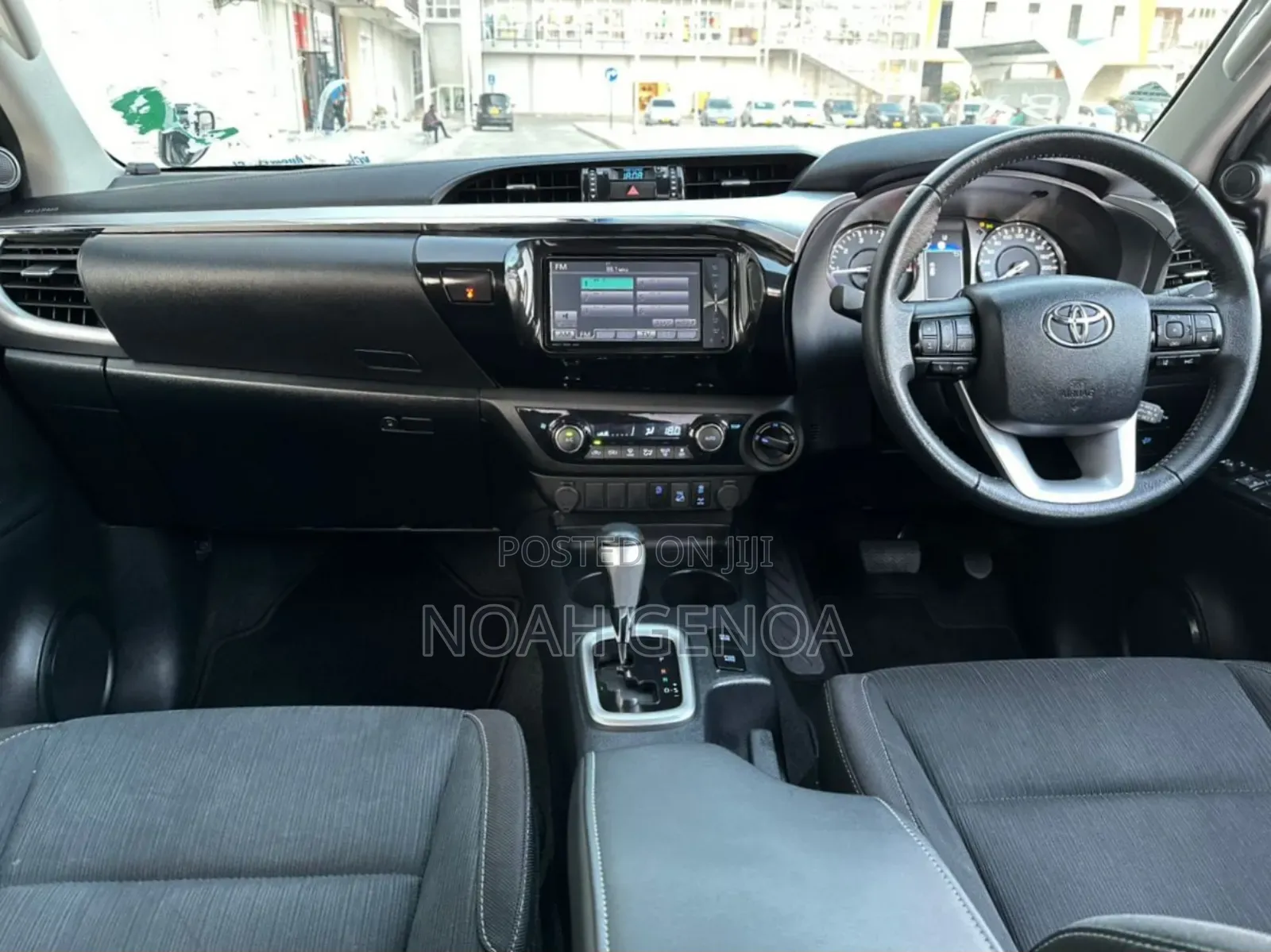 Toyota Hilux 2021 Black