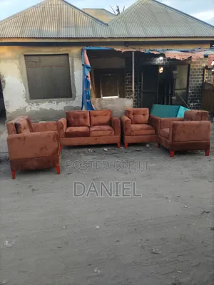Sofa Set Ya 2:2:1:1 Rangi Ya Light Brown