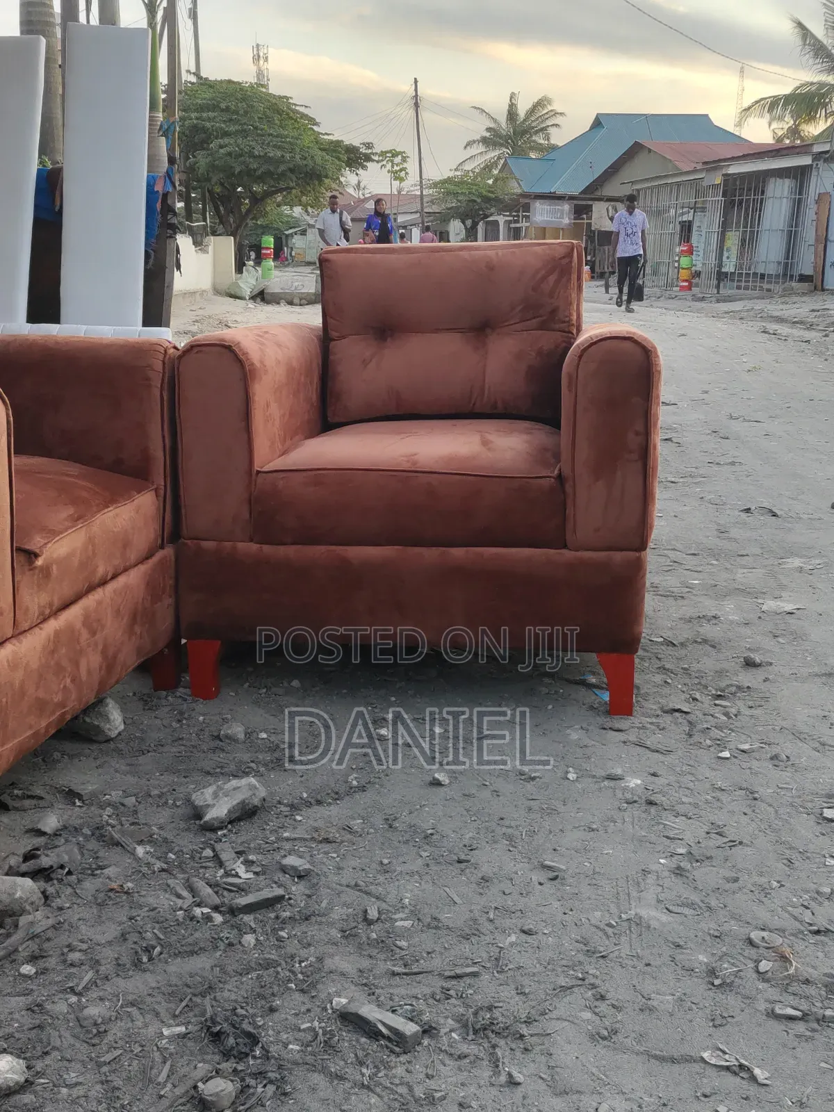 Sofa Set Ya 2:2:1:1 Rangi Ya Light Brown