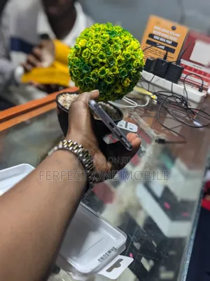 Samsung Galaxy S10 Plus 128 GB Gold