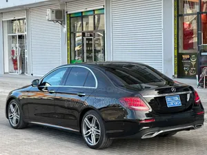 Mercedes-Benz 220E 2017 Black