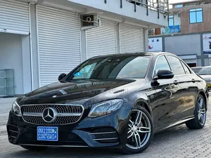 Mercedes-Benz 220E 2017 Black