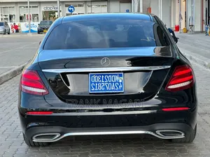 Mercedes-Benz 220E 2017 Black