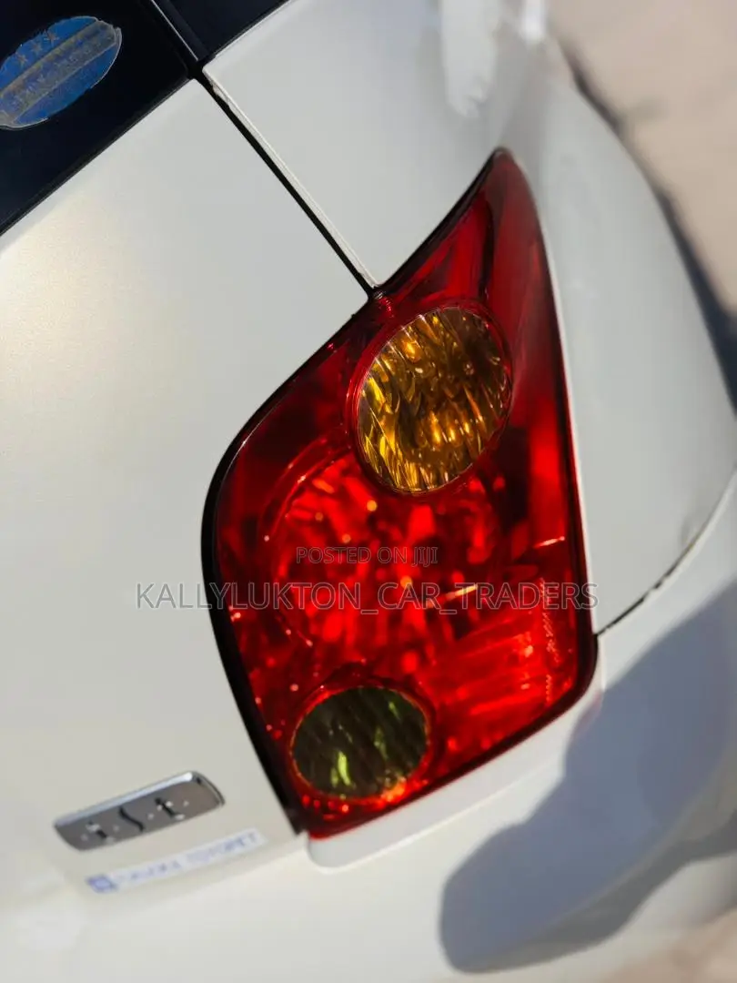 Toyota IST 2003 White