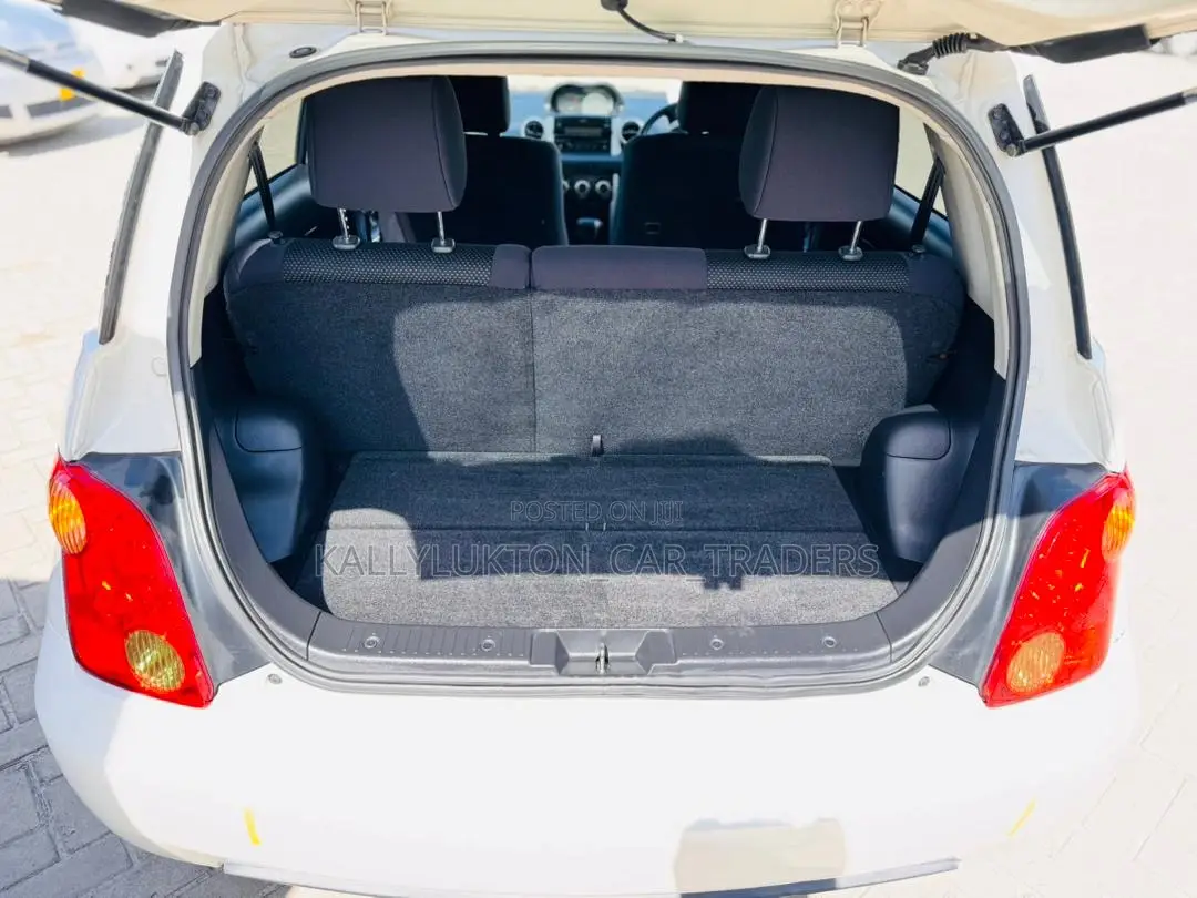 Toyota IST 2003 White