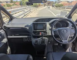 Toyota Noah 2.0 FWD (7 Seater) 2016 Purple