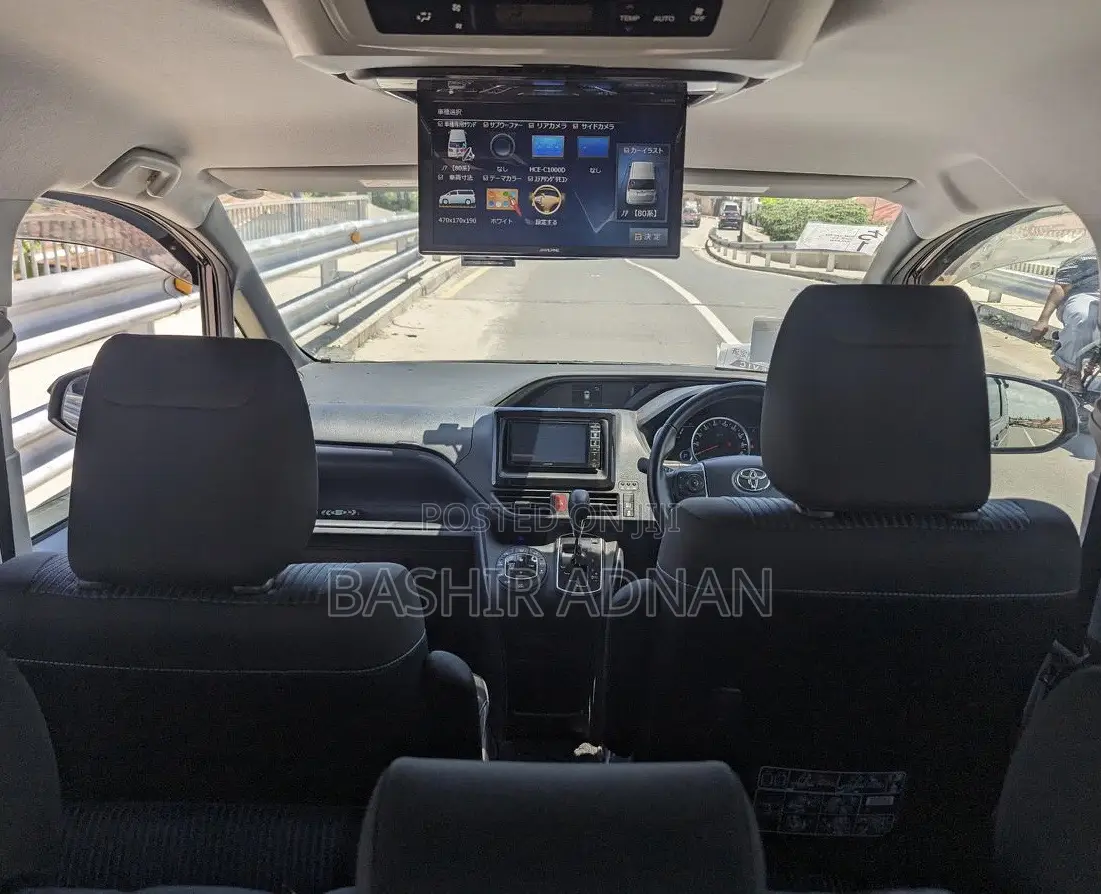 Toyota Noah 2.0 FWD (7 Seater) 2016 Purple