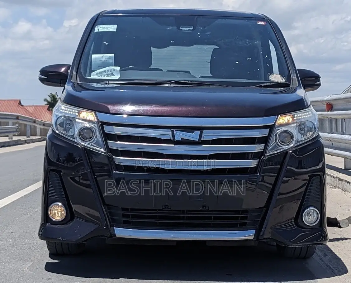 Toyota Noah 2.0 FWD (7 Seater) 2016 Purple