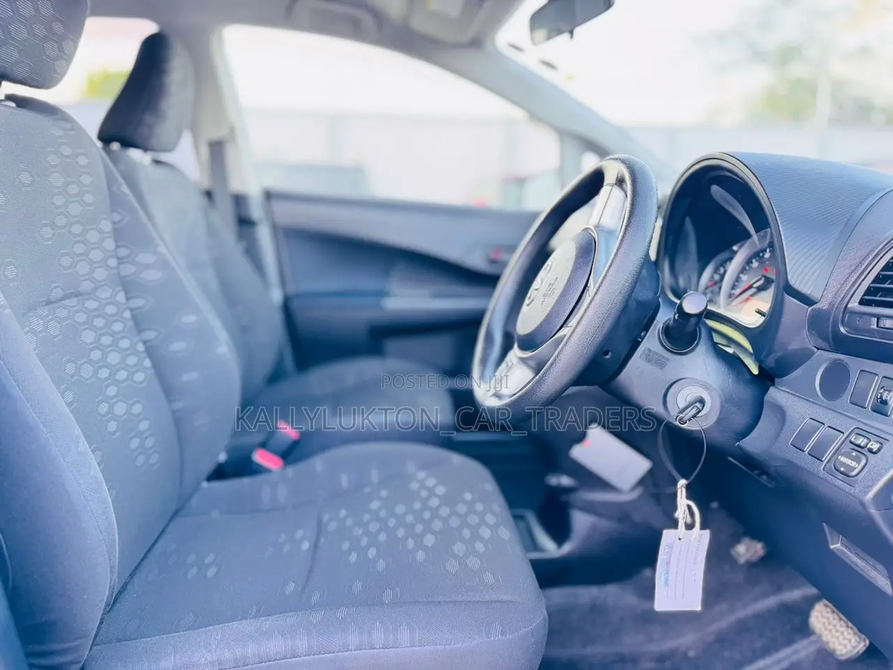 Toyota Ractis 2012 Blue