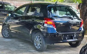 Toyota Vitz 2009 Black