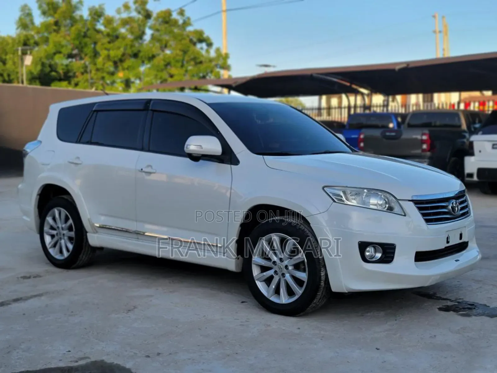 Toyota Vanguard 2011 White