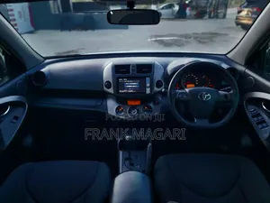 Toyota Vanguard 2011 White