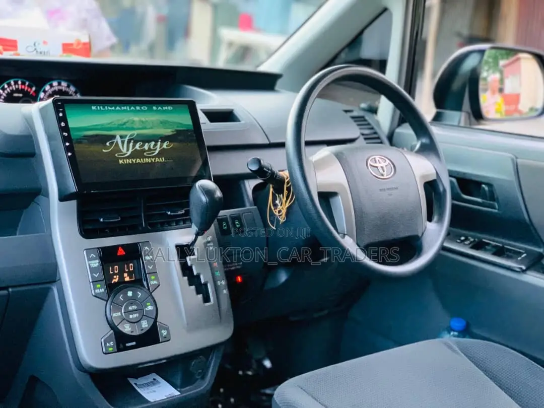 Toyota Noah 2009 Black