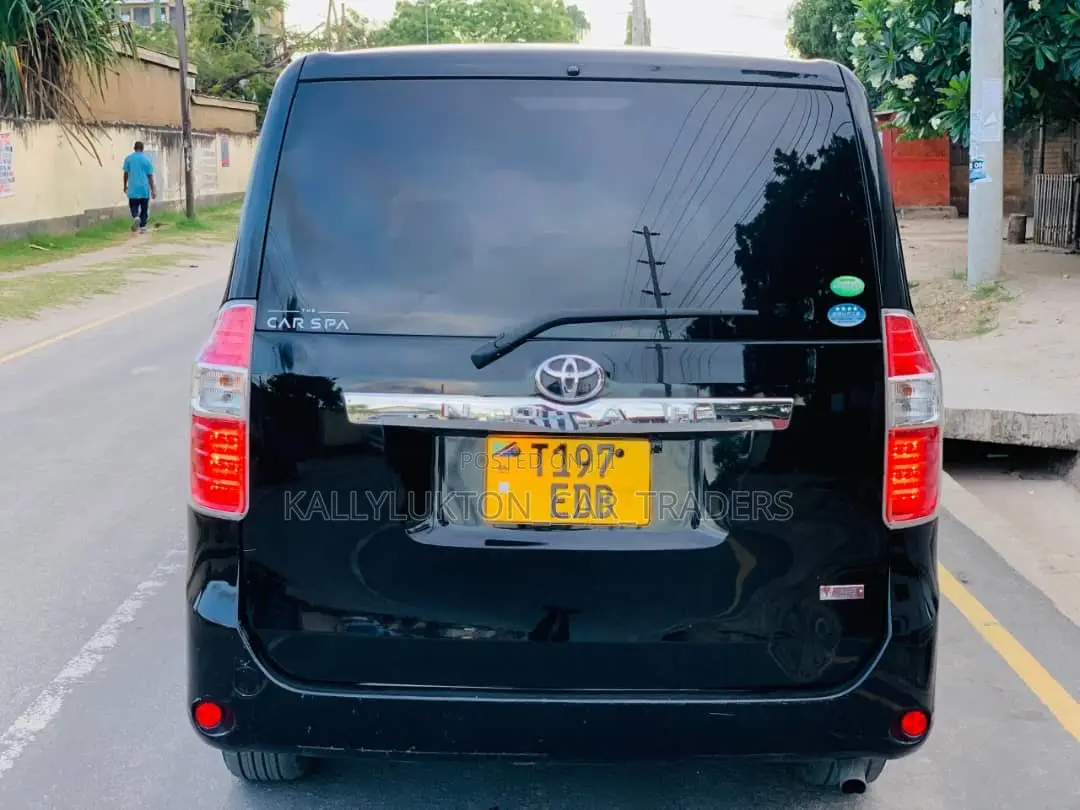Toyota Noah 2009 Black
