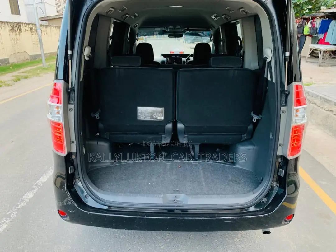 Toyota Noah 2009 Black